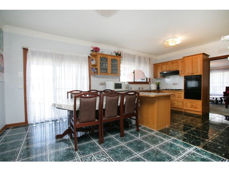 6 Bindi Close, Hallam VIC 3803