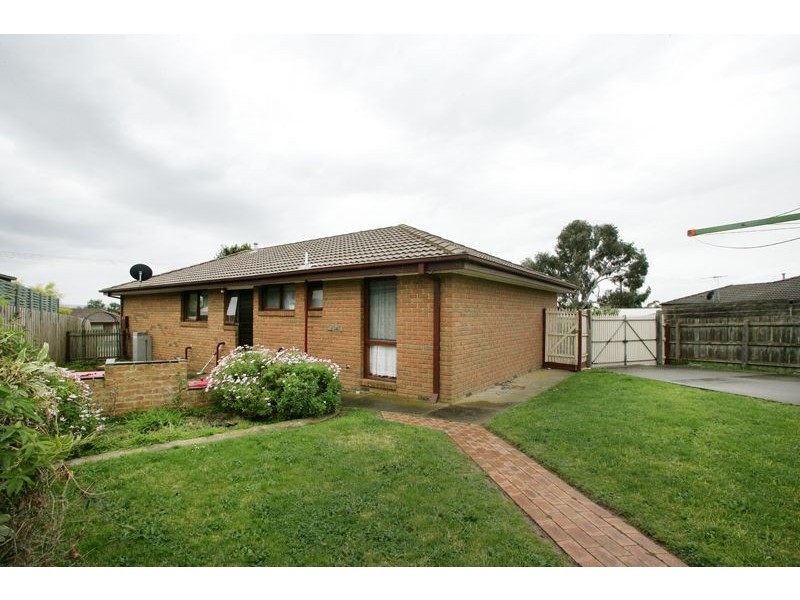 4 Kylie Court, Hampton Park VIC 3976