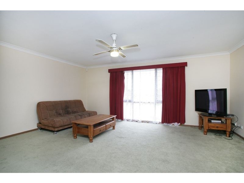 4 Kylie Court, Hampton Park VIC 3976