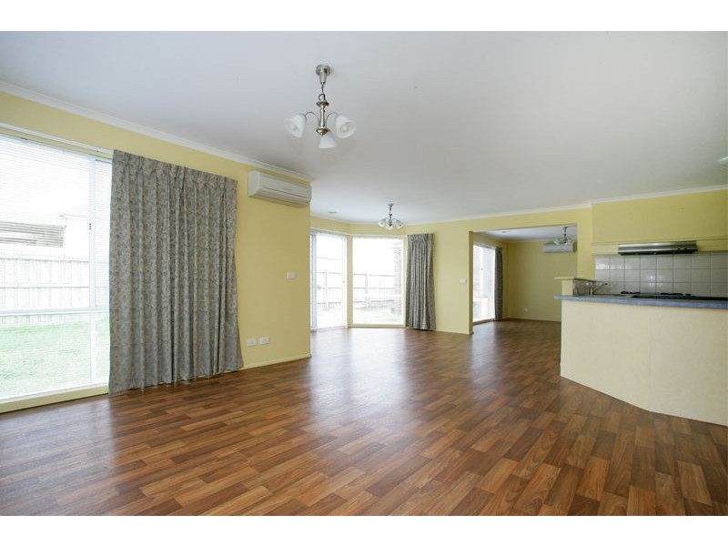 29 May Gibbs Crescent, Lynbrook VIC 3975