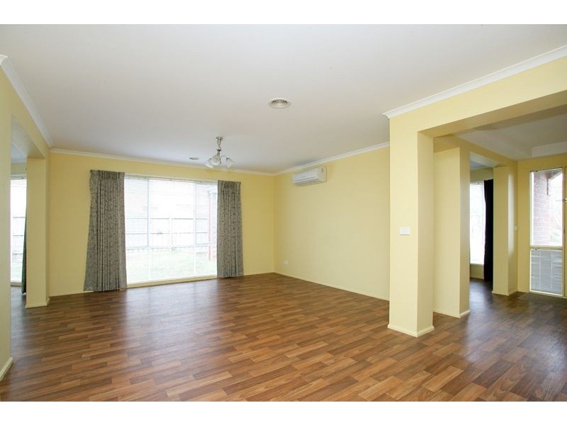 29 May Gibbs Crescent, Lynbrook VIC 3975