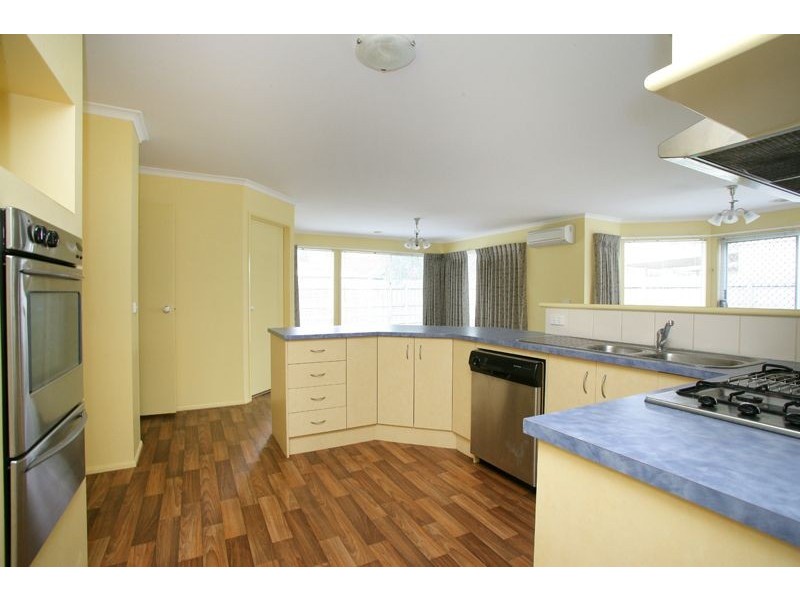 29 May Gibbs Crescent, Lynbrook VIC 3975