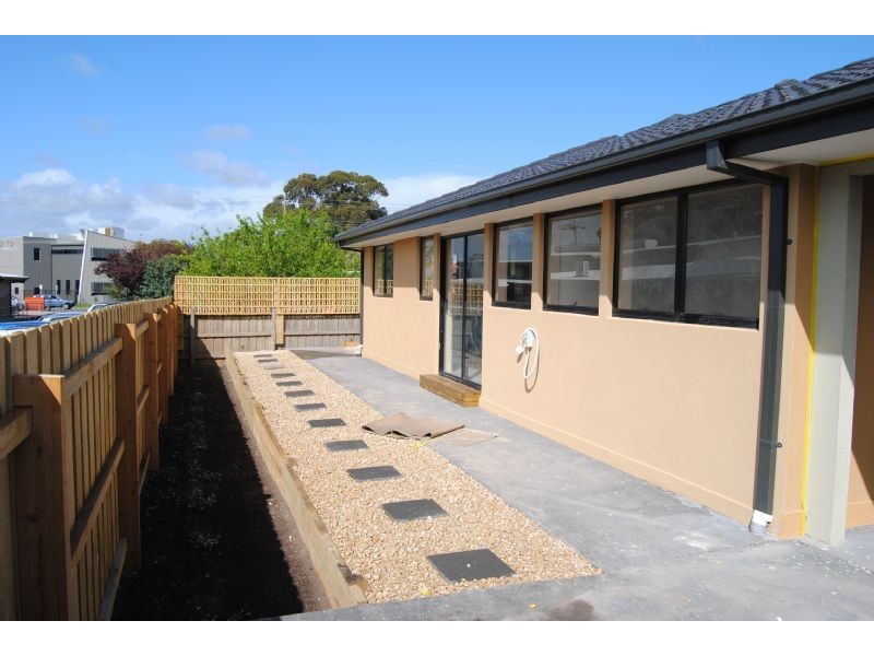 2/32 Wren Street, Hampton Park VIC 3976