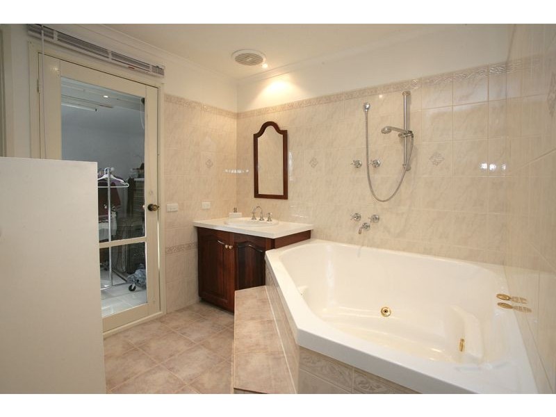 13 Sarah Place, Hampton Park VIC 3976