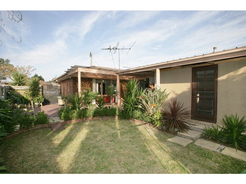 13 Sarah Place, Hampton Park VIC 3976