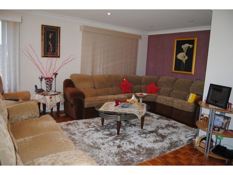 4 Albany Court, Endeavour Hills VIC 3802