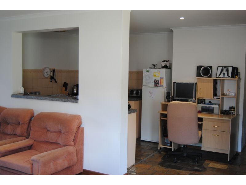 11 Cornell Place, Hampton Park VIC 3976