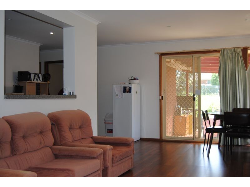 11 Cornell Place, Hampton Park VIC 3976