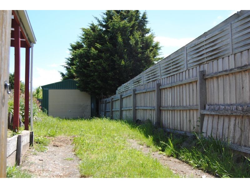 11 Cornell Place, Hampton Park VIC 3976