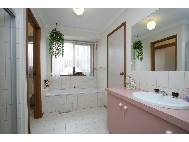 37 Eyebright Square, Hallam VIC 3803