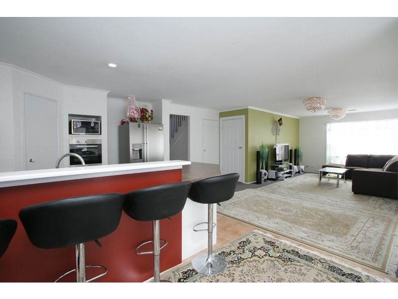 3 Peveril Crescent, Cranbourne North VIC 3977