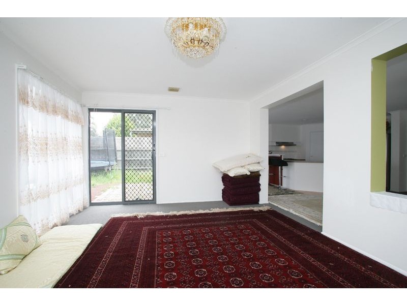 3 Peveril Crescent, Cranbourne North VIC 3977