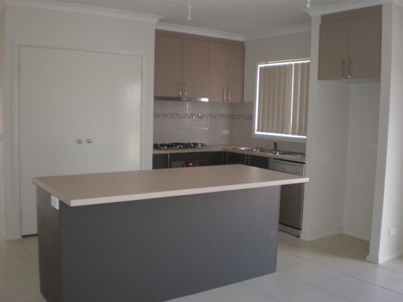23 Epsilon Way, Lynbrook VIC 3975