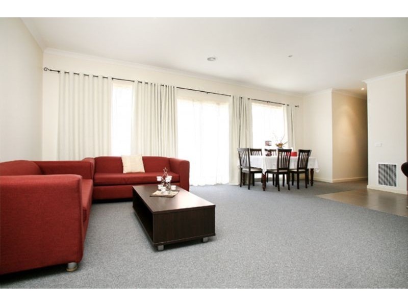 2/112 Cairns Road, Hampton Park VIC 3976