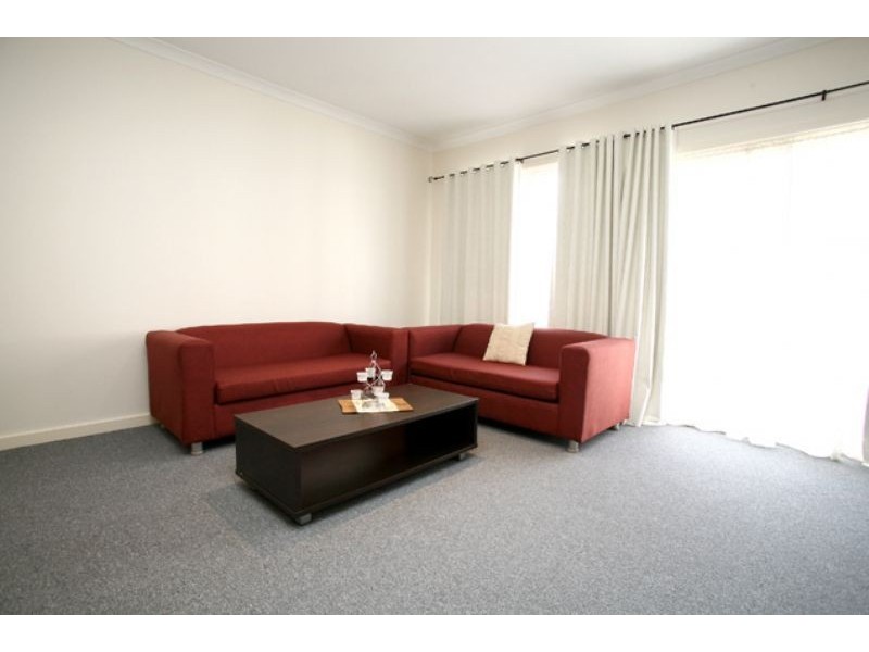 2/112 Cairns Road, Hampton Park VIC 3976