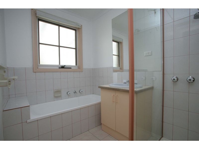 10 Huntington Drive, Hampton Park VIC 3976