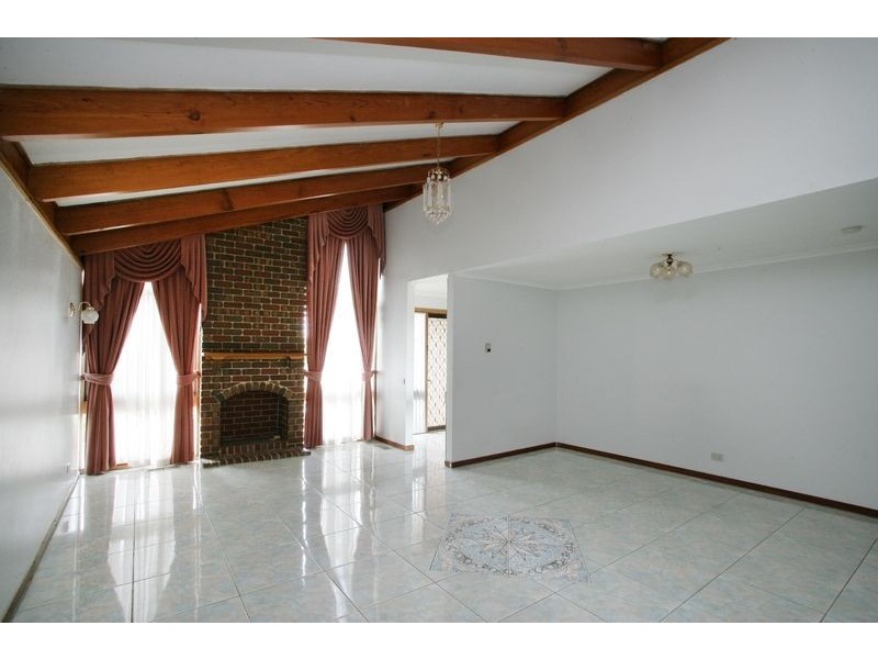 9 Dalvana Court, Hampton Park VIC 3976