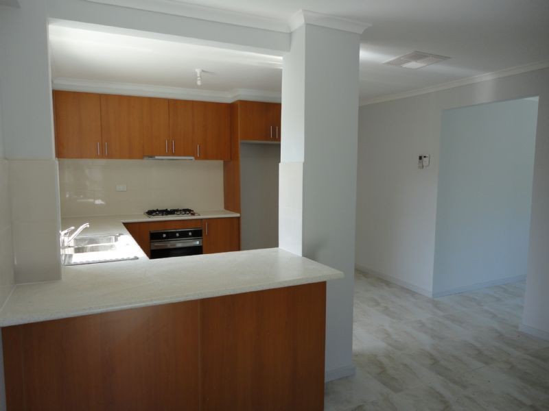 1/100 Pound Road, Hampton Park VIC 3976