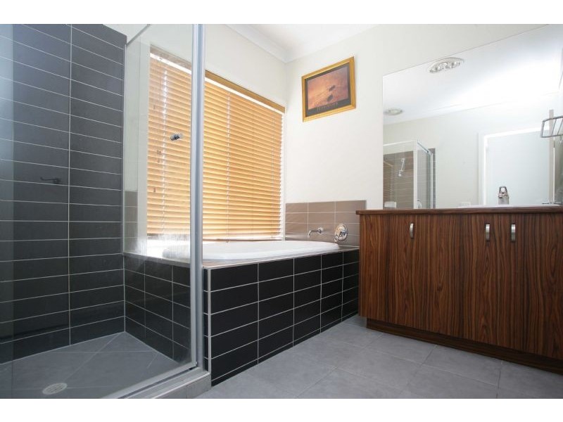 41 Ebony Street, Cranbourne VIC 3977