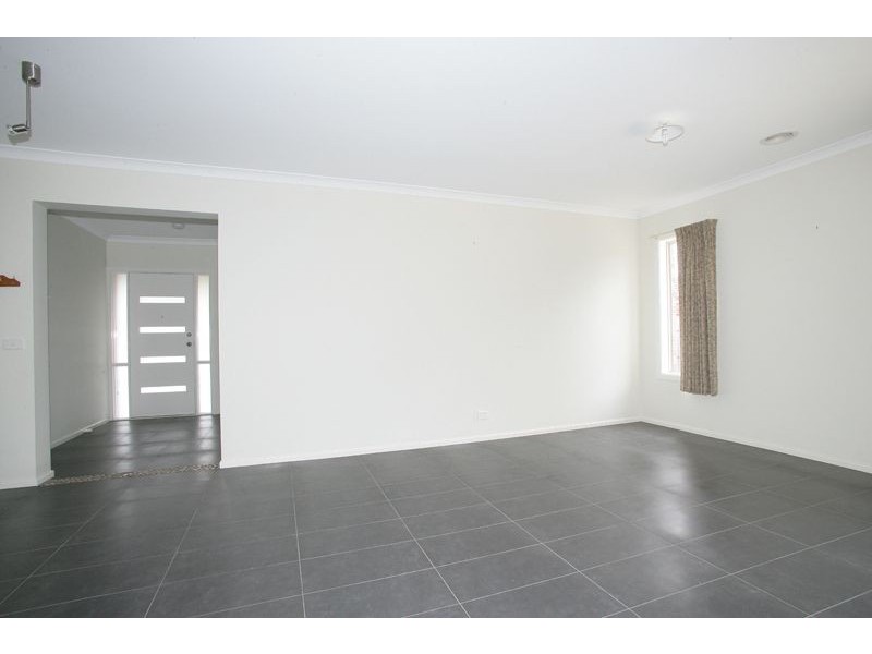 41 Ebony Street, Cranbourne VIC 3977
