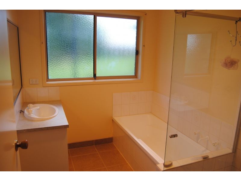 41 Narellan Drive, Hampton Park VIC 3976