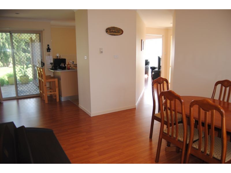 41 Narellan Drive, Hampton Park VIC 3976