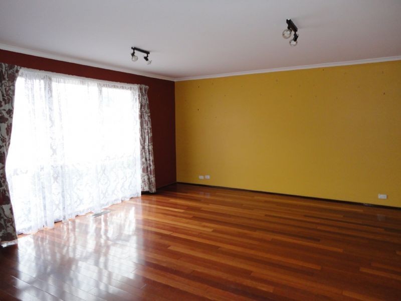 5 Sapphire Drive, Hampton Park VIC 3976