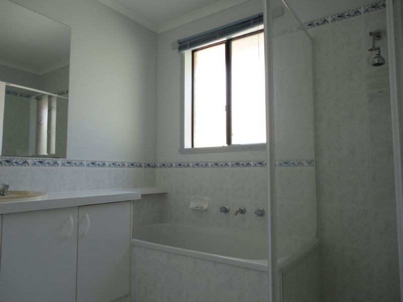 17 Strabane Way, Hampton Park VIC 3976