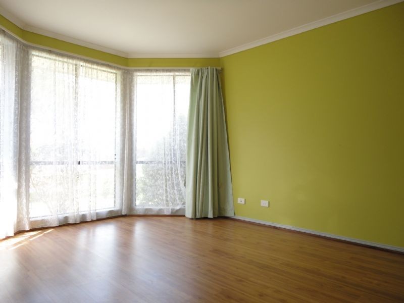 17 Strabane Way, Hampton Park VIC 3976