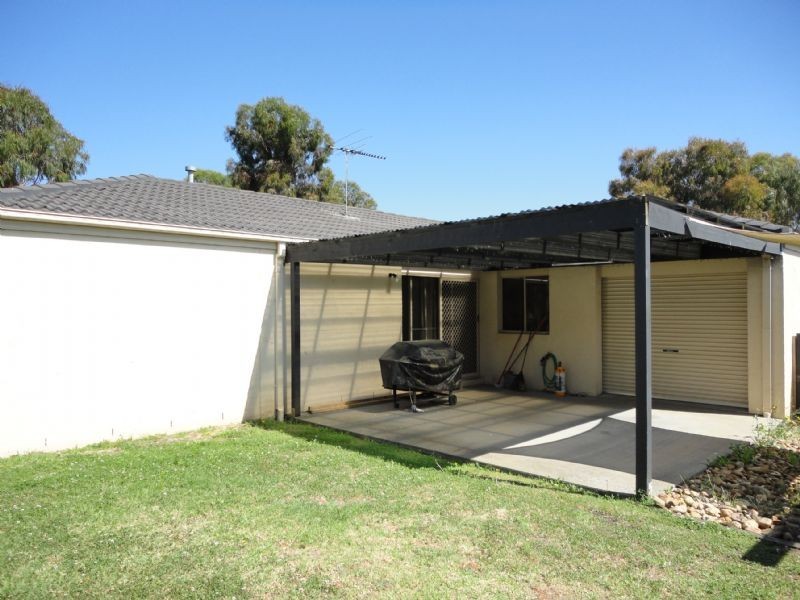 15 Farskiene Place, Hampton Park VIC 3976