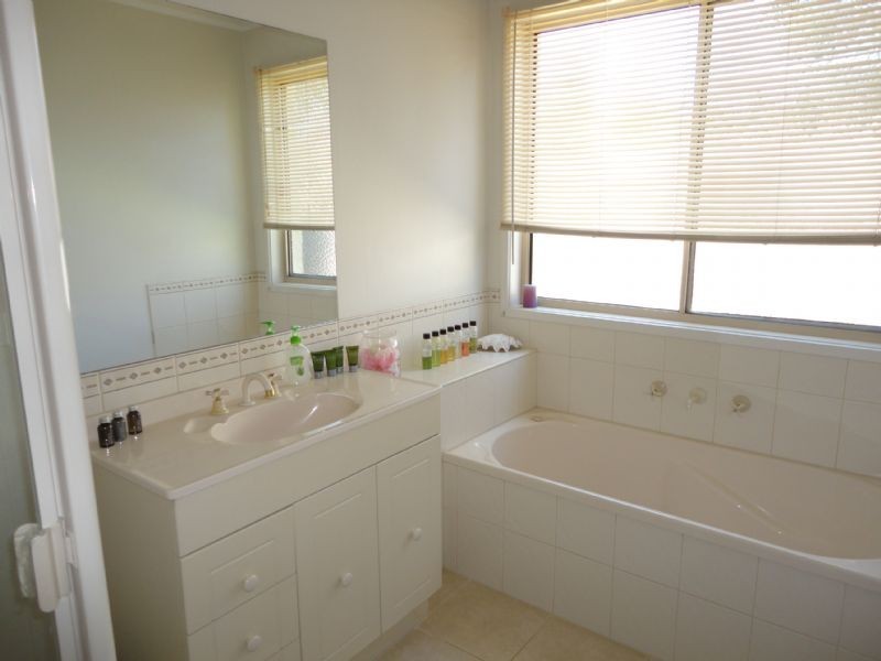 15 Farskiene Place, Hampton Park VIC 3976