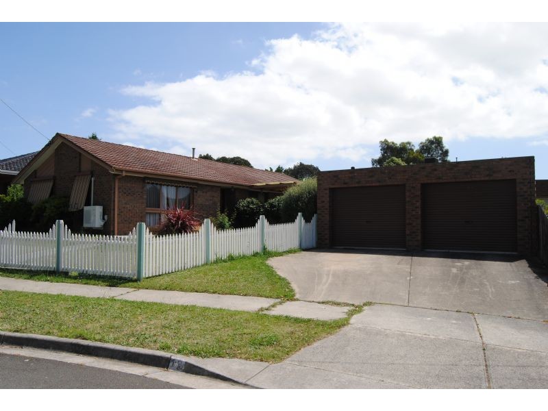 19 Robinson Crescent, Hampton Park VIC 3976