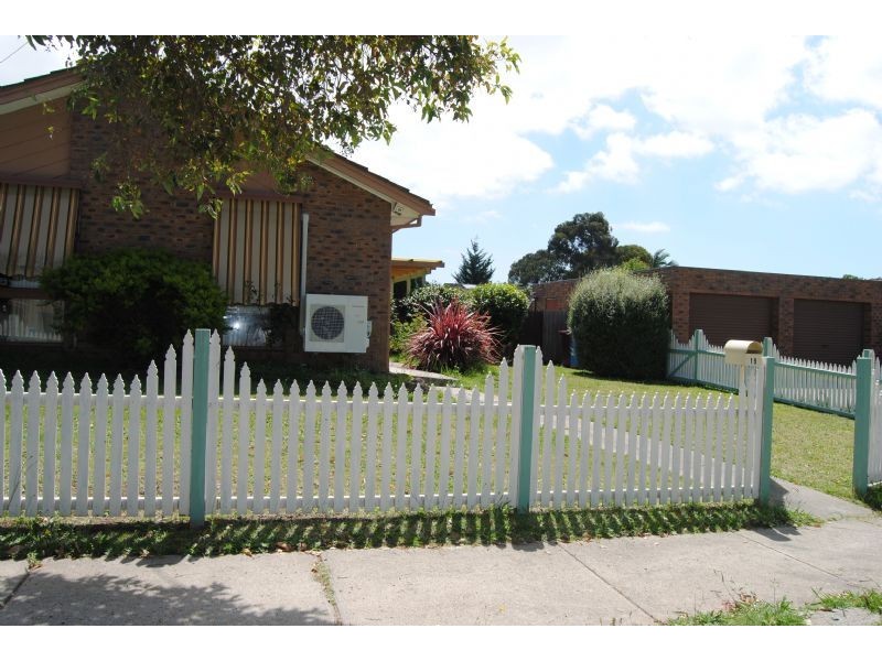 19 Robinson Crescent, Hampton Park VIC 3976