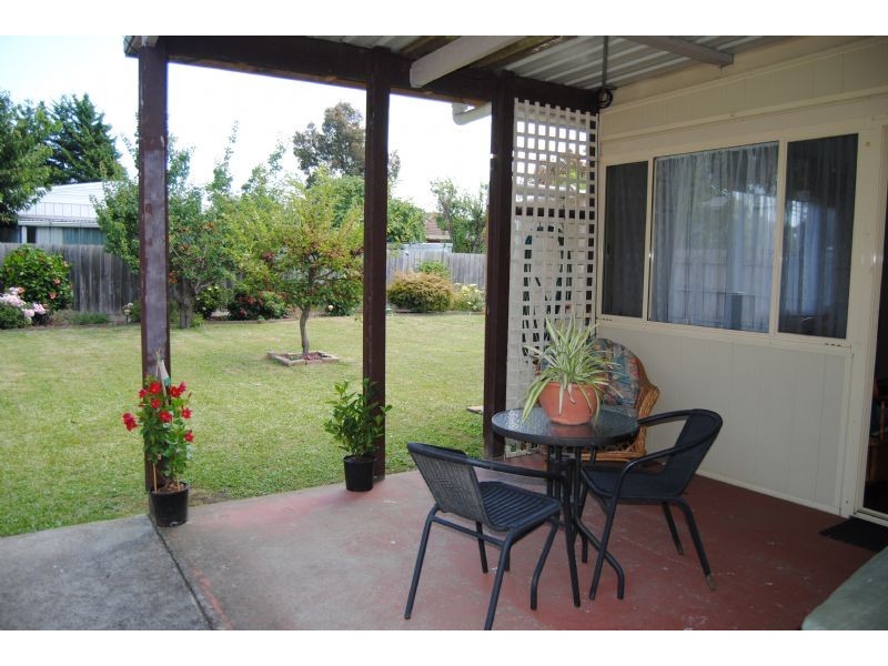 10 Millswyn Avenue, Hampton Park VIC 3976