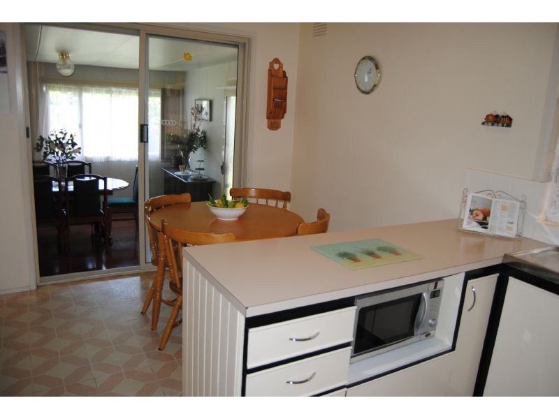 10 Millswyn Avenue, Hampton Park VIC 3976
