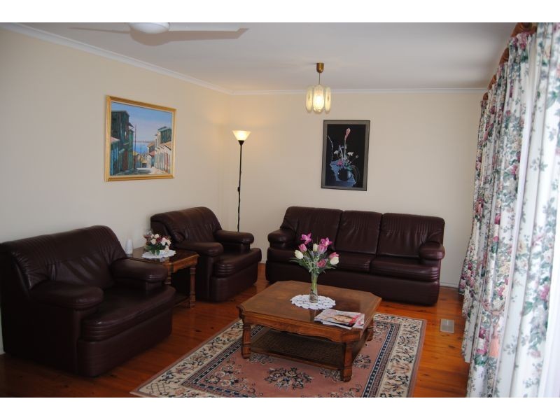 10 Millswyn Avenue, Hampton Park VIC 3976