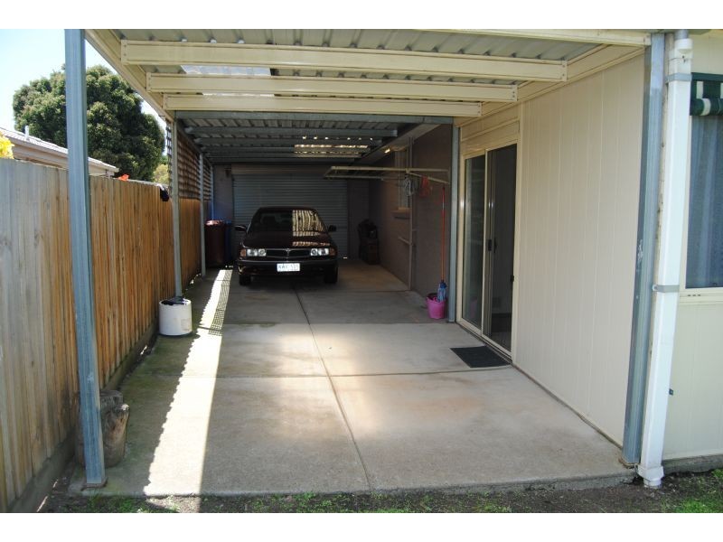 10 Millswyn Avenue, Hampton Park VIC 3976