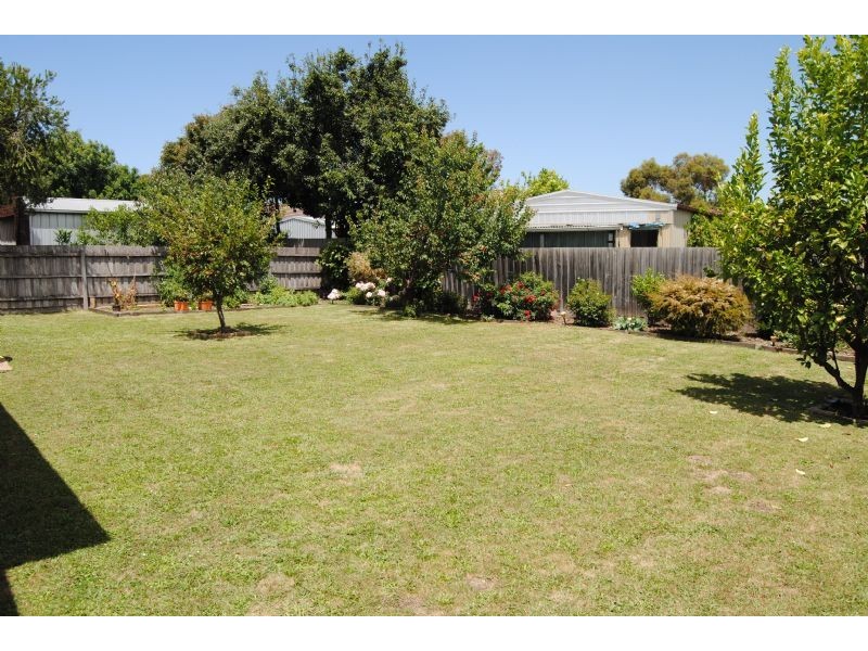 10 Millswyn Avenue, Hampton Park VIC 3976