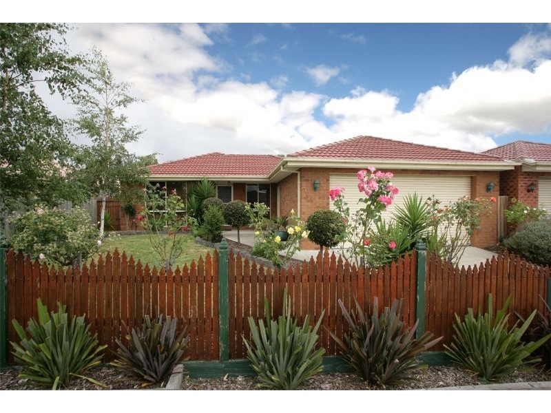 6 Castella Place, Hampton Park VIC 3976