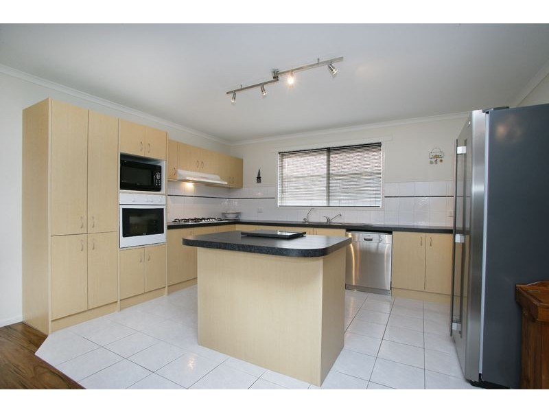6 Castella Place, Hampton Park VIC 3976
