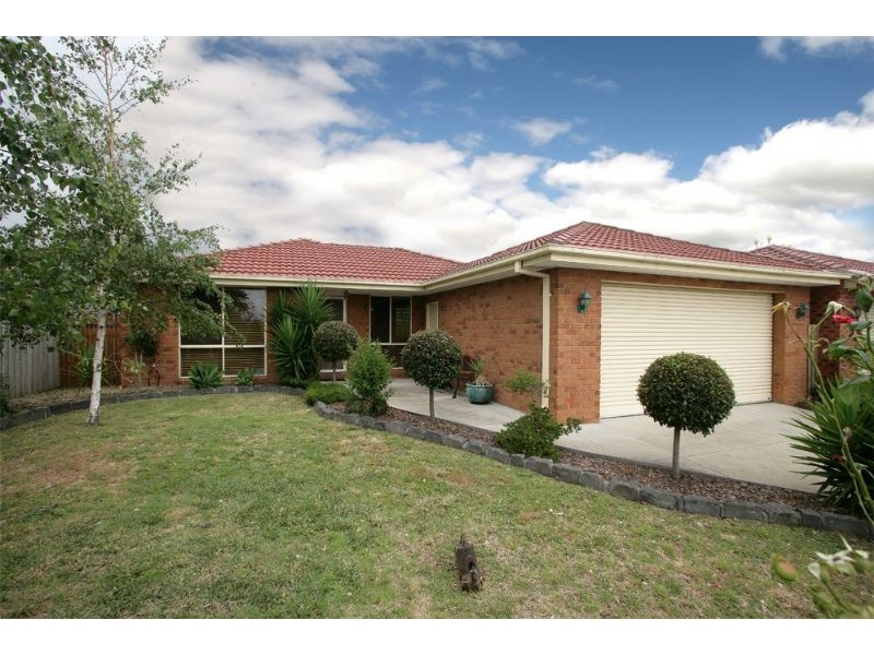 6 Castella Place, Hampton Park VIC 3976