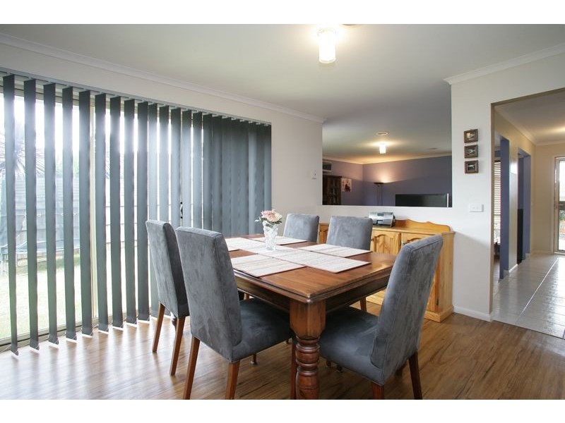 6 Castella Place, Hampton Park VIC 3976