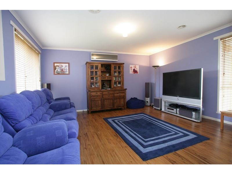 6 Castella Place, Hampton Park VIC 3976