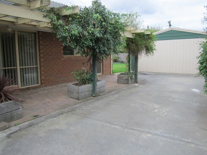 10 Benambra Way, Hampton Park VIC 3976