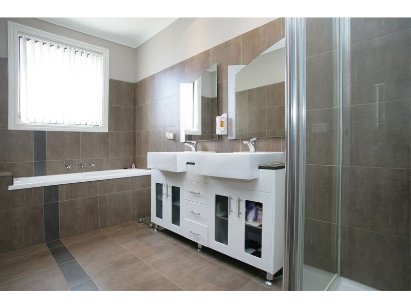 11 Executive Mews, Hampton Park VIC 3976