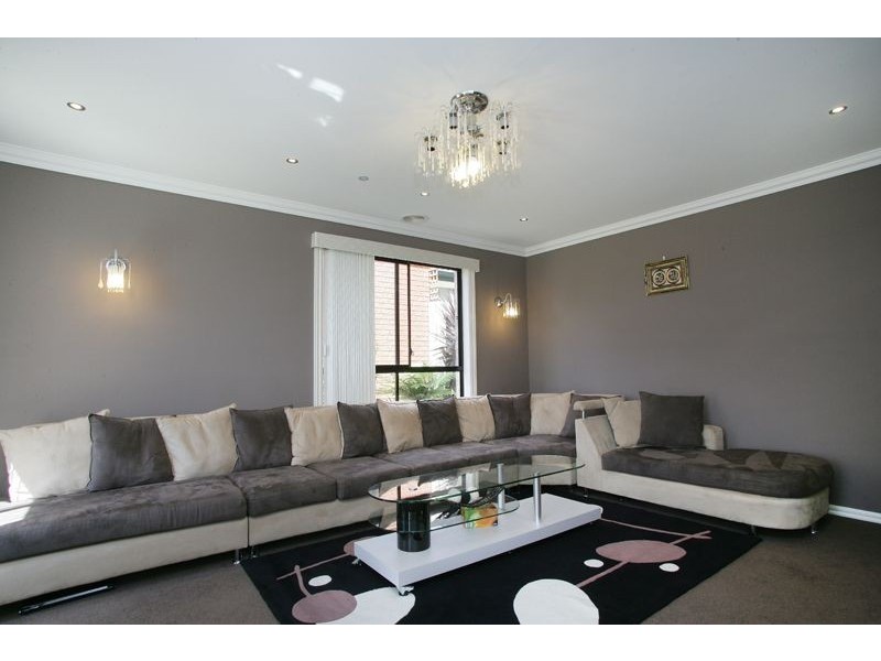 11 Executive Mews, Hampton Park VIC 3976