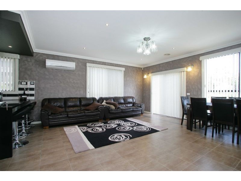 11 Executive Mews, Hampton Park VIC 3976