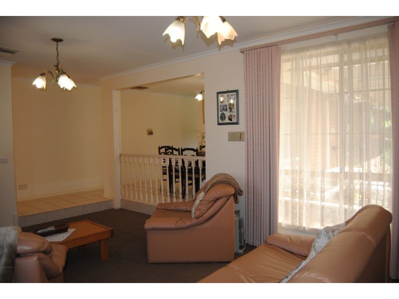 48 Strong Drive, Hampton Park VIC 3976