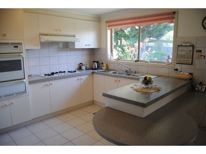 48 Strong Drive, Hampton Park VIC 3976