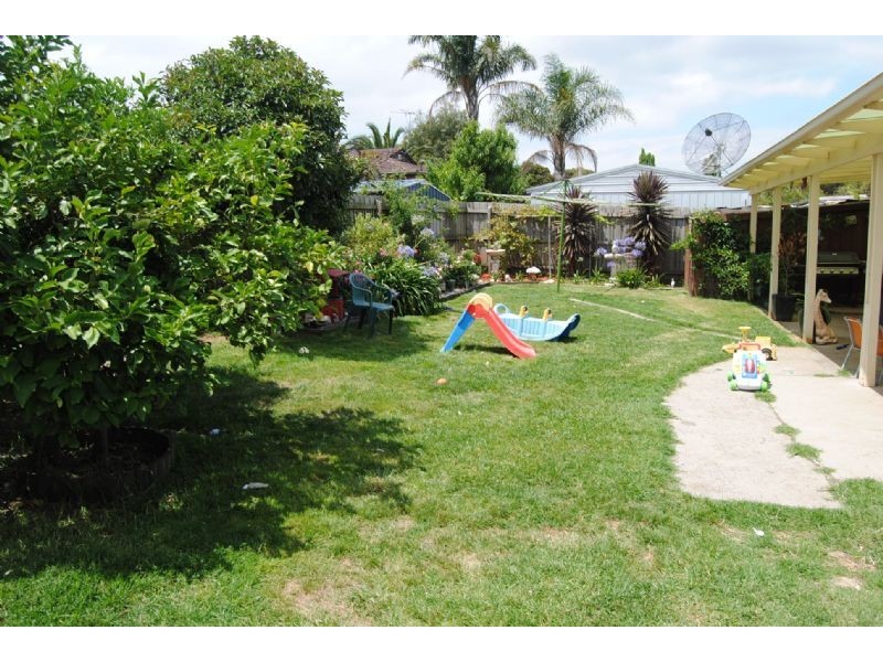 19 Millswyn Avenue, Hampton Park VIC 3976